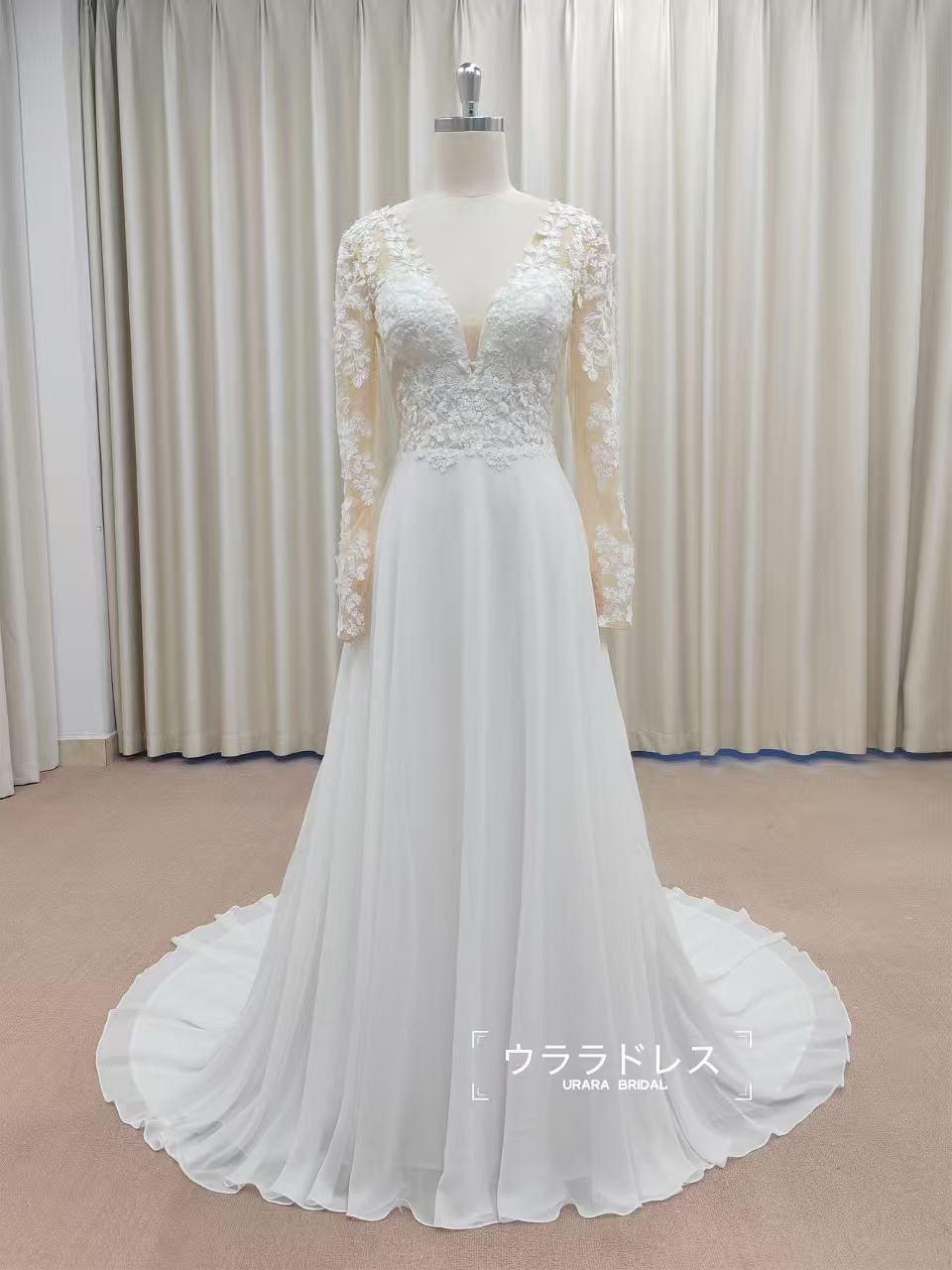 総レース長袖ウェディングドレス｜Vバックが美しいAラインドレス