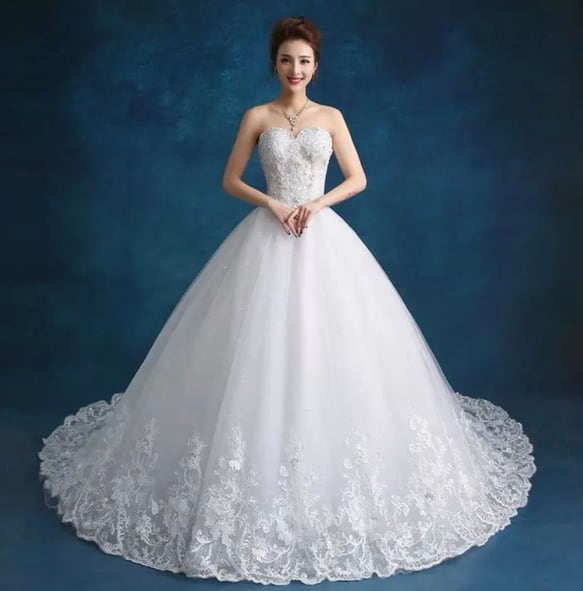 ウェディングドレス　二次会　レース