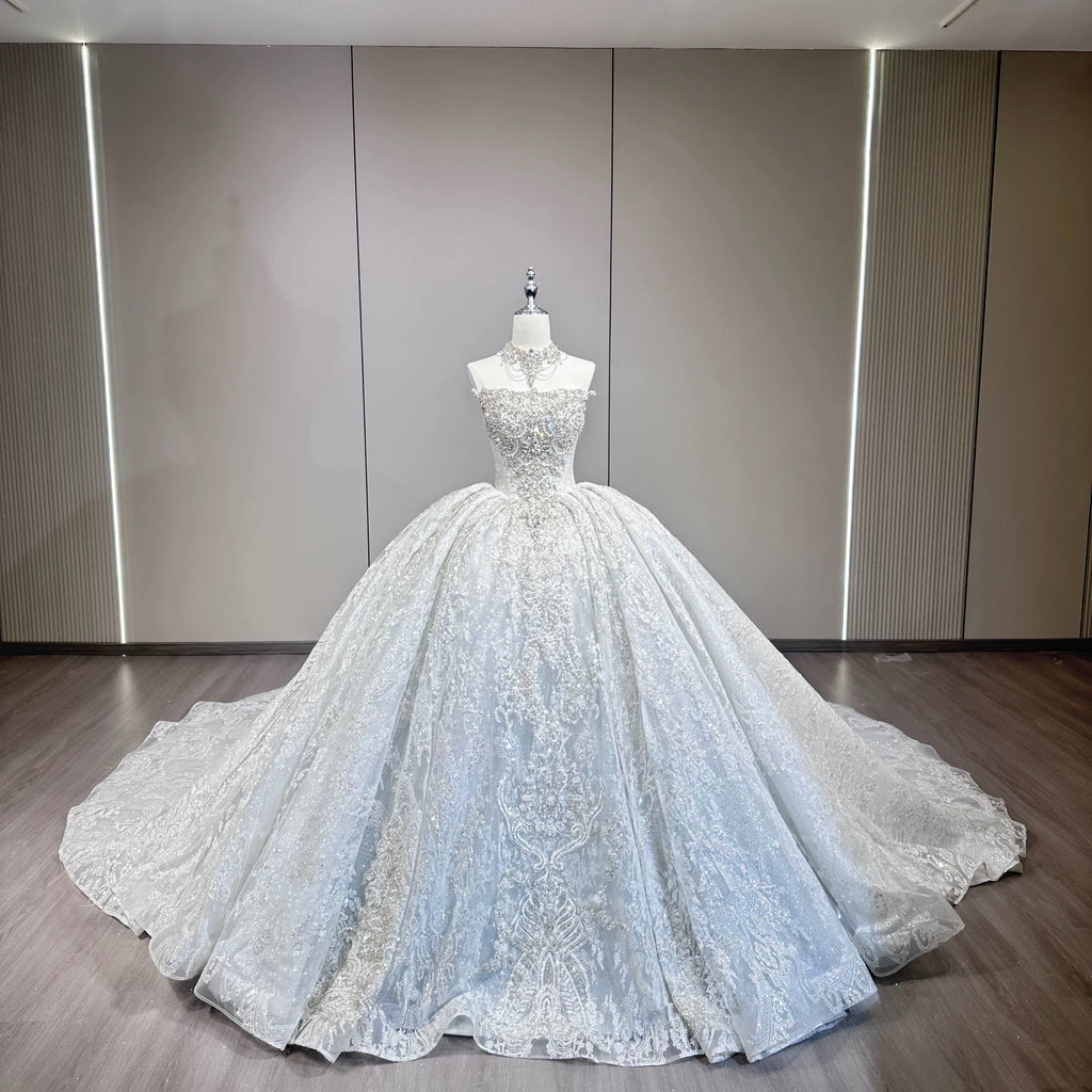 豪华刺繍プリンセスライン ウェディングドレス ロングトレーン ベール付き