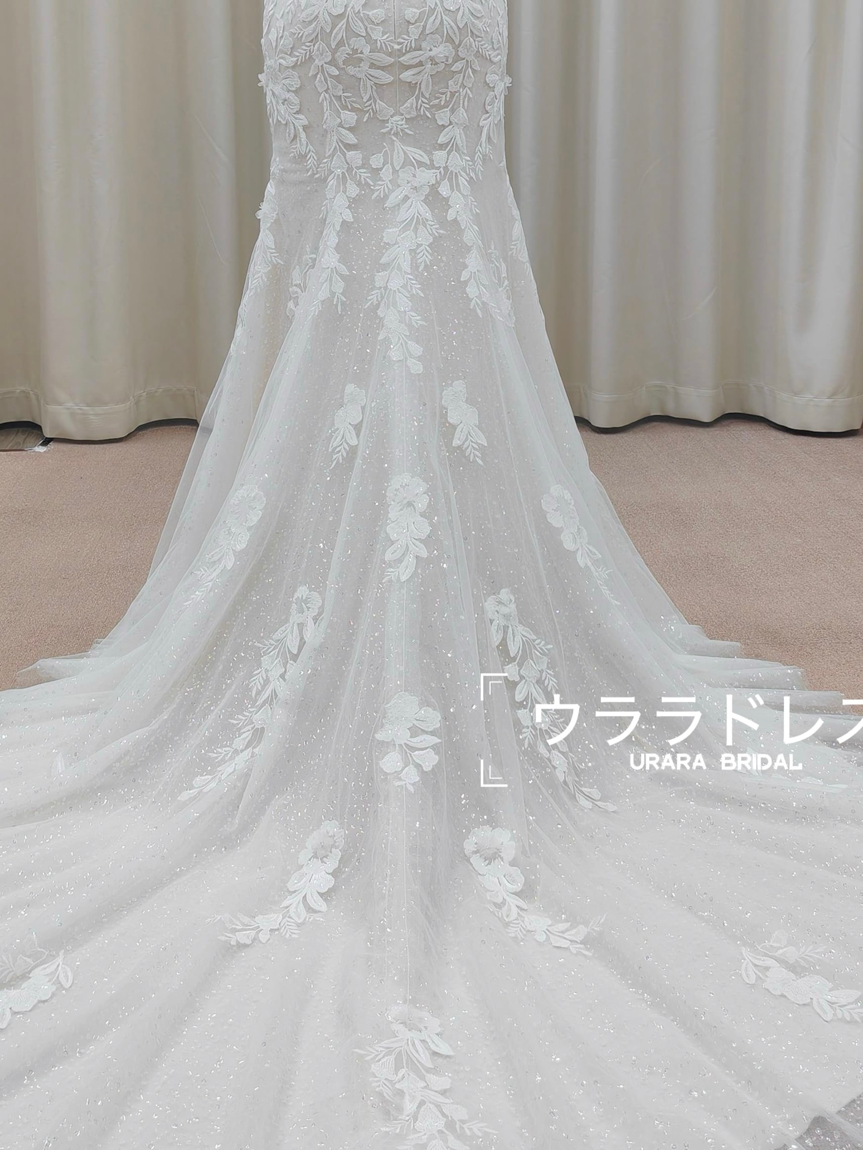 Vネック マーメイドドレス 花モチーフ レース ウェディングドレス ロングトレーン スレンダーライン 大人上品 オーダーメイド可能