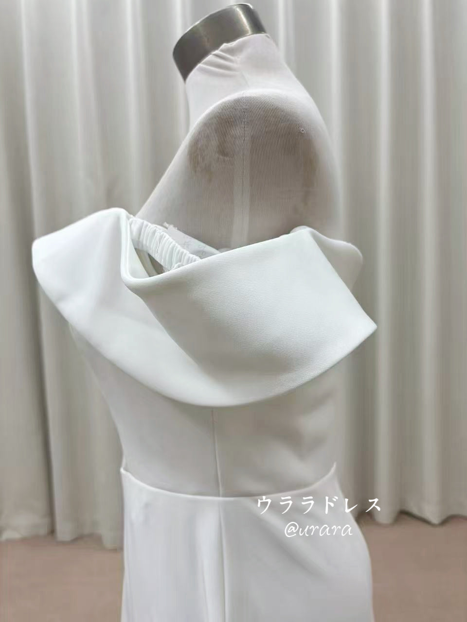 オフショルマーメイドドレス｜シンプル上品ウェディング