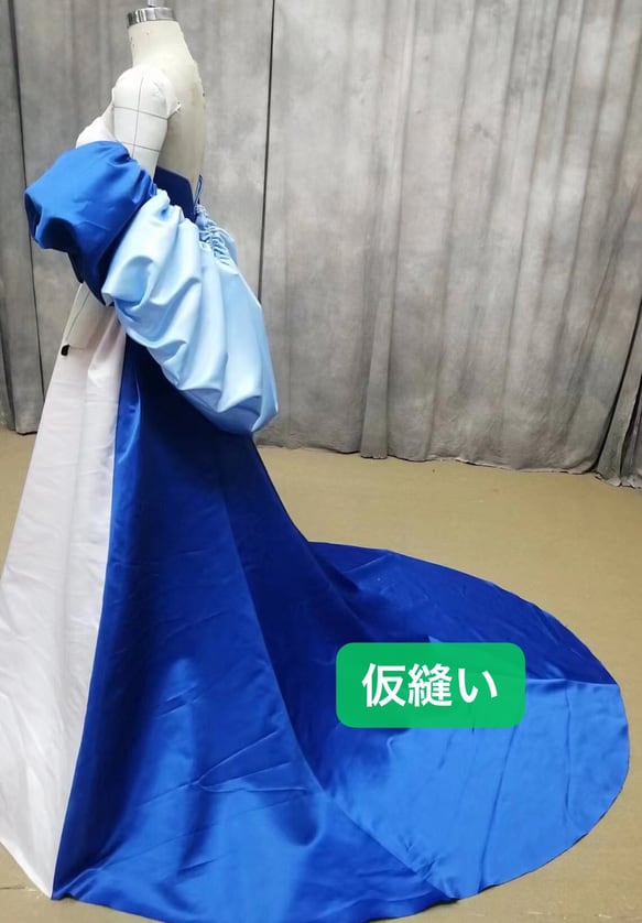 オフホワイト　サテン　ボリューム袖　ウエディングドレス