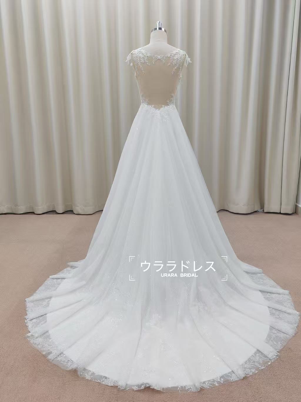 Vネック Aライン ウェディングドレス チュールドレス 軽やか 花嫁ドレス ナチュラル ロングトレーン オーダーメイド可