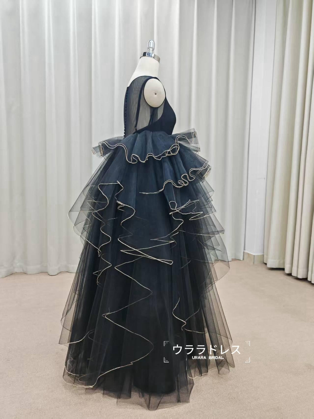 繊細レースで魅せるスレンダーマーメイド｜大人花嫁のための洗練ドレス