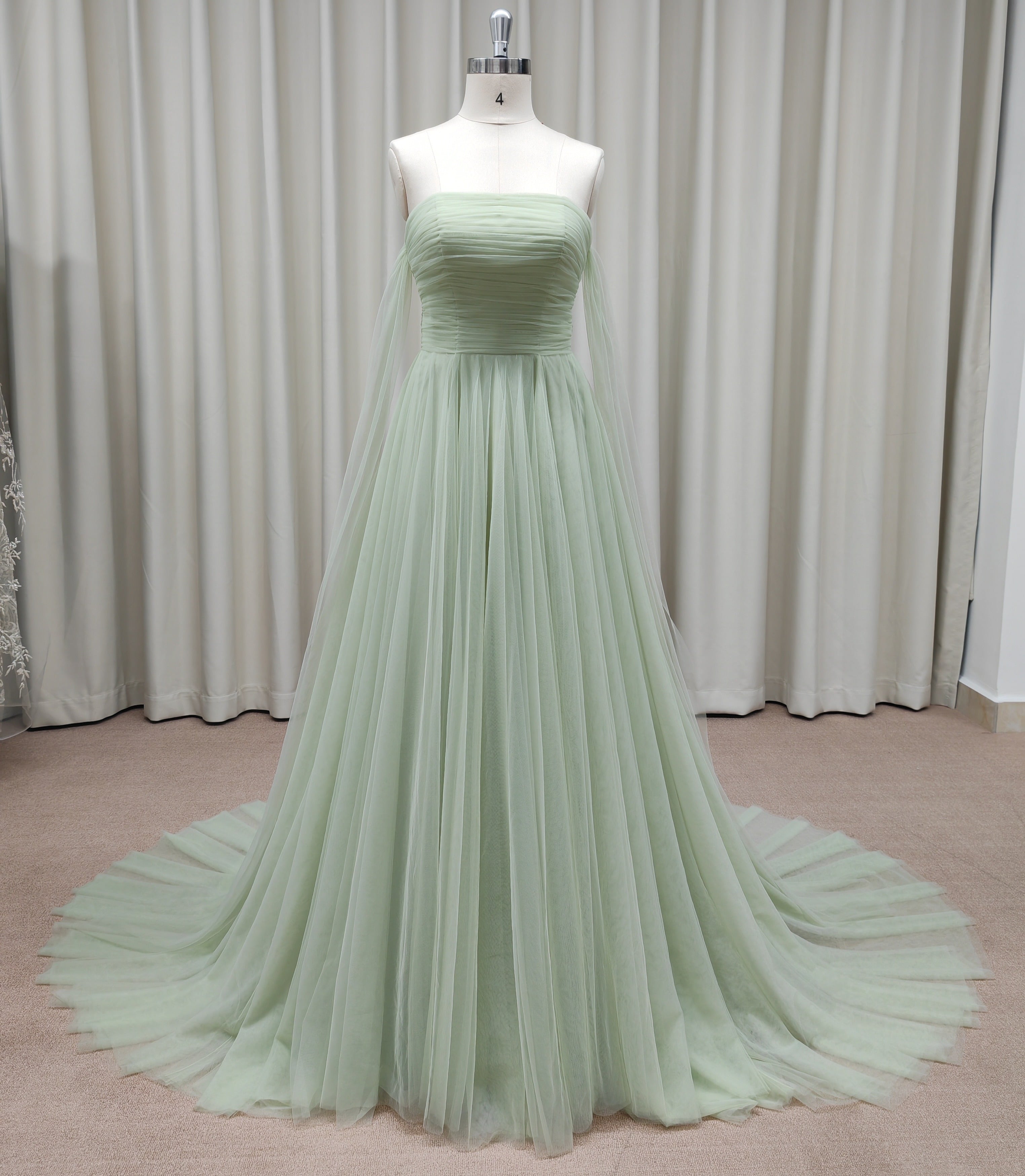 オーダーメイドのウェディングドレスを制作いたします。世界に一つだけの衣装を、高品質で丁寧に仕上げます☆