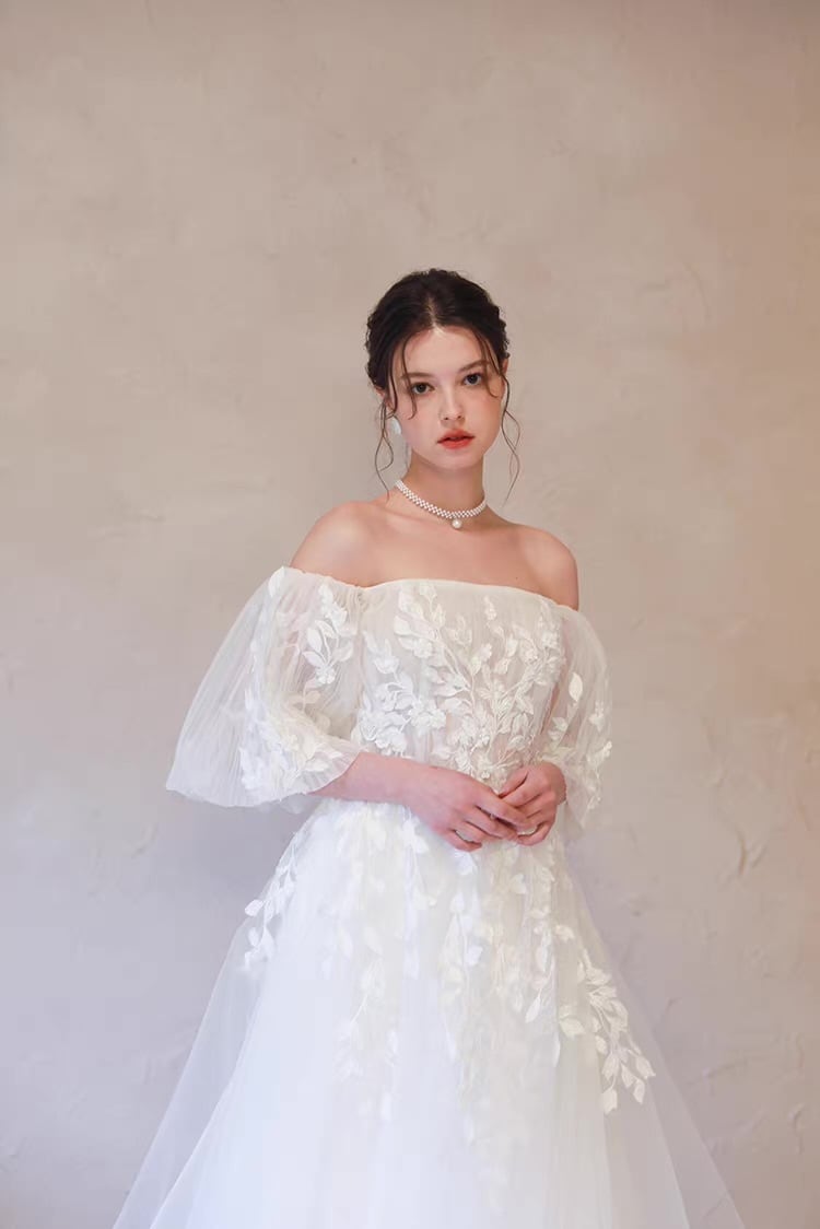 ウエディングドレス オフショルダー チュール Aライン フェミニン 花嫁 前撮り 二次会