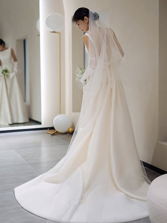 オーバースカート　サテン　ノースリーブ　シンプル　ウエディングドレス