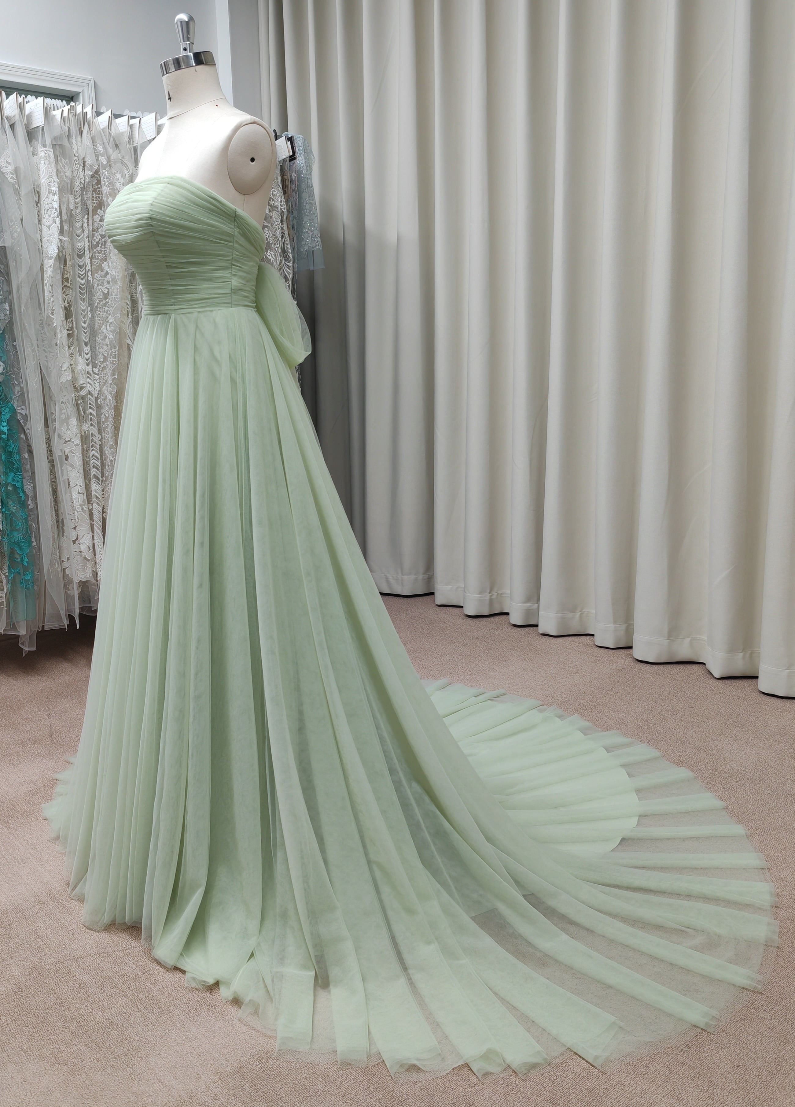 オーダーメイドのウェディングドレスを制作いたします。世界に一つだけの衣装を、高品質で丁寧に仕上げます☆