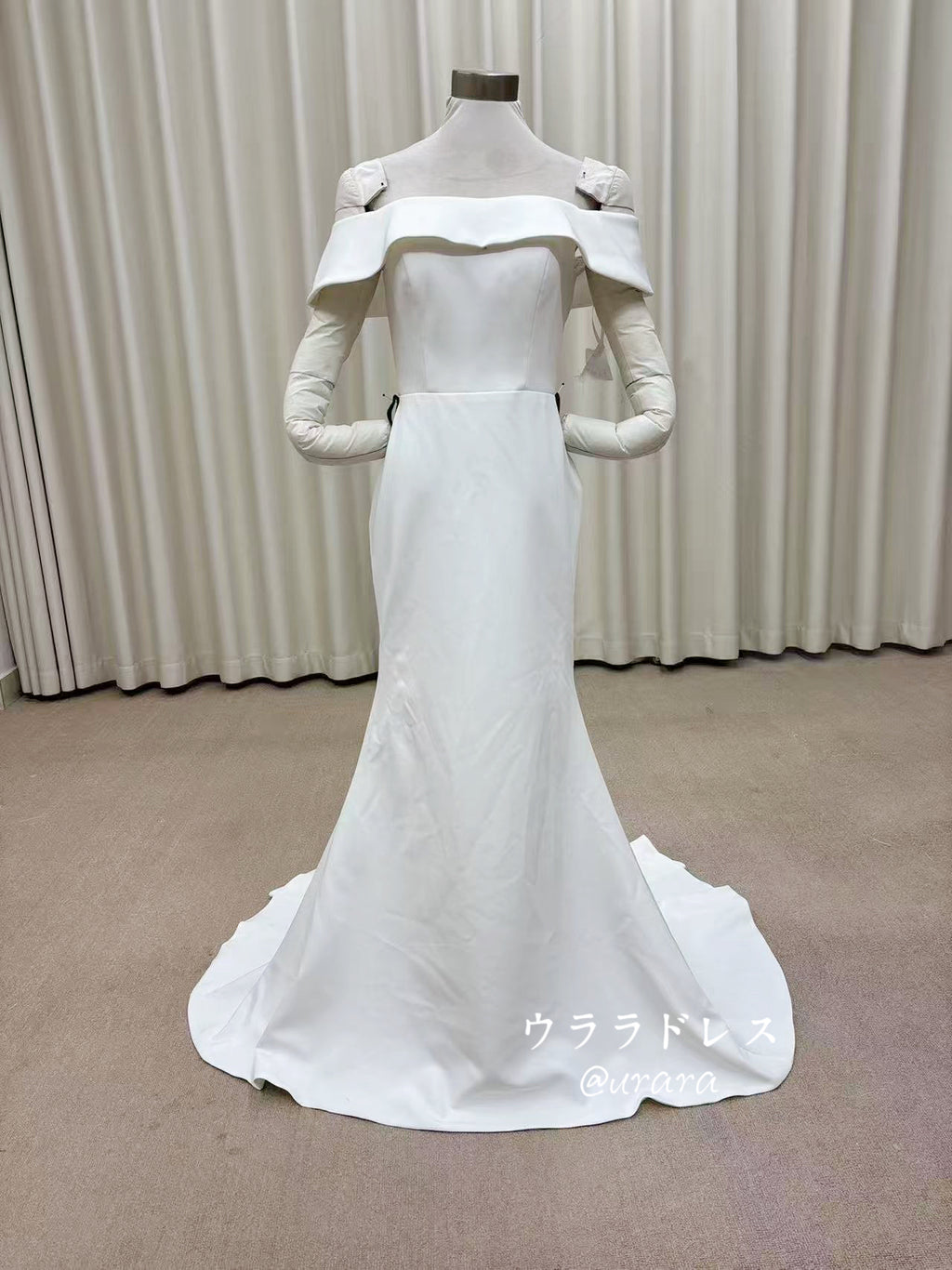 オフショルマーメイドドレス｜シンプル上品ウェディング