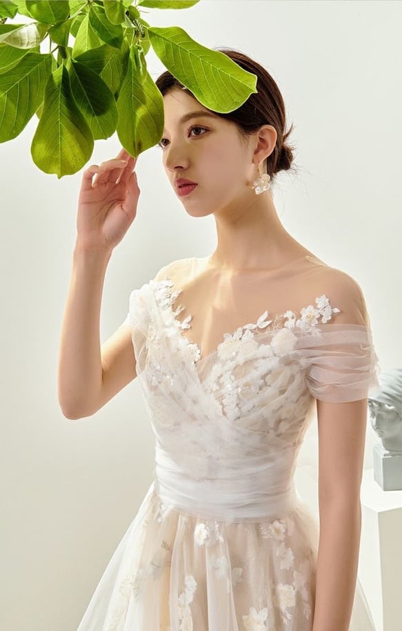 バックリボン オフショルダー 花柄 ウエディングドレス 二次会