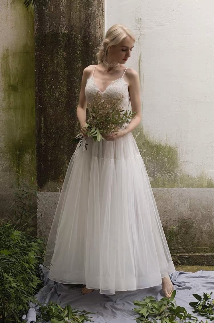 キャミソール ウエディングドレス 背中Vカット スレンダー シンプル 前撮り フォト婚 花嫁