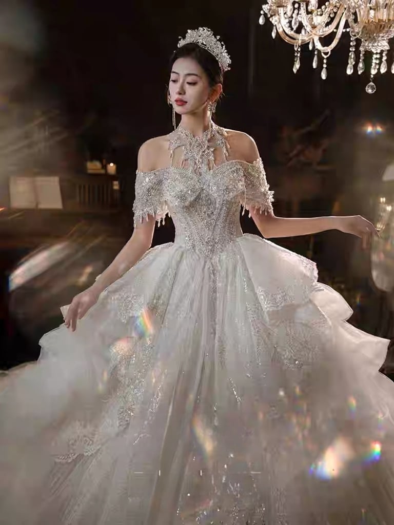 ウェディングドレス ロングベール プリンセスライン 王道 花嫁ドレス ロングトレーン 刺繍レース 豪華 挙式 披露宴 前撮り 動画あり