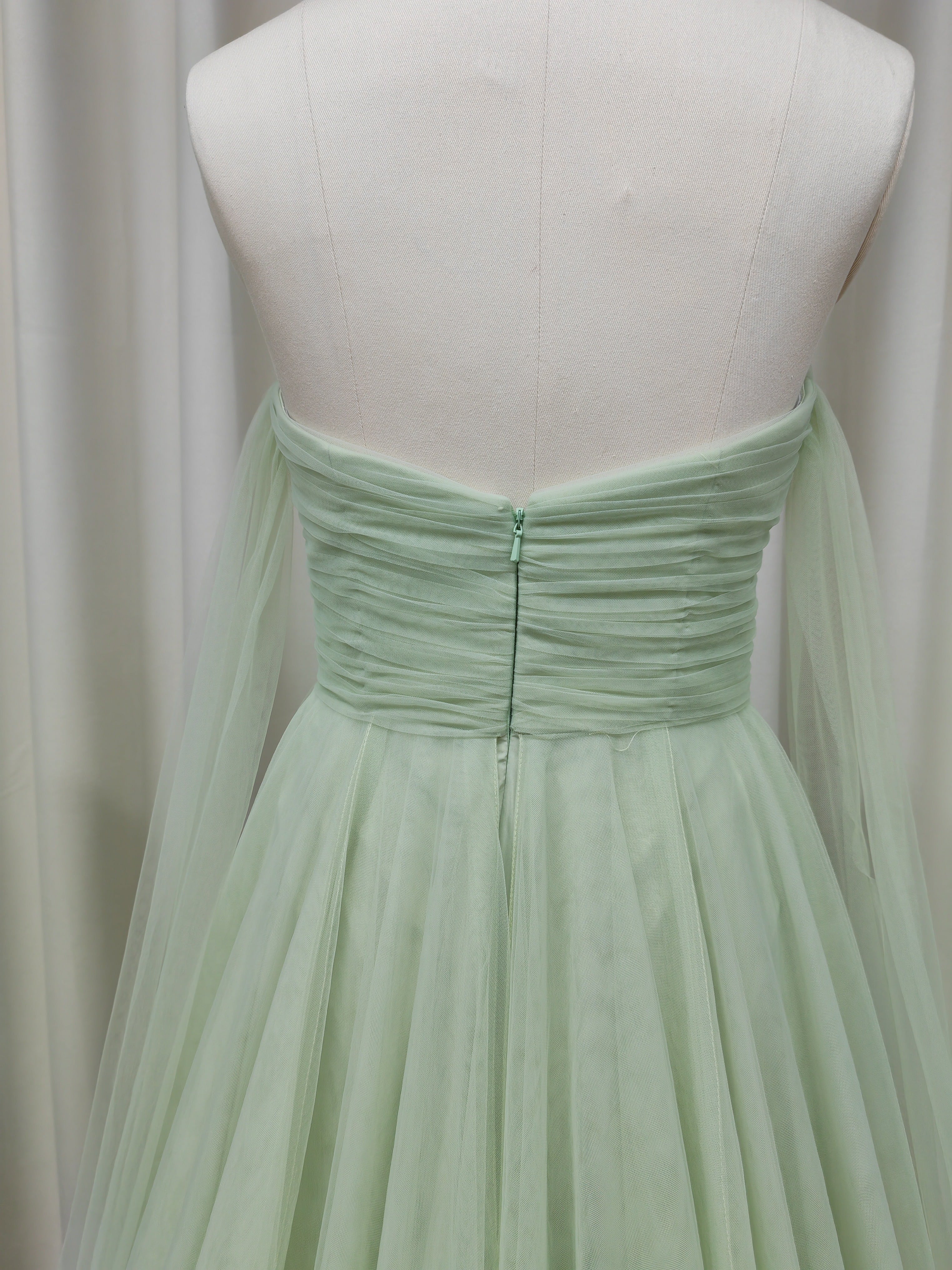 オーダーメイドのウェディングドレスを制作いたします。世界に一つだけの衣装を、高品質で丁寧に仕上げます☆