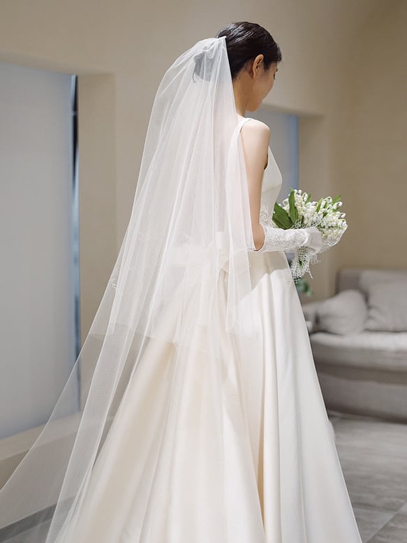 オーバースカート　サテン　ノースリーブ　シンプル　ウエディングドレス