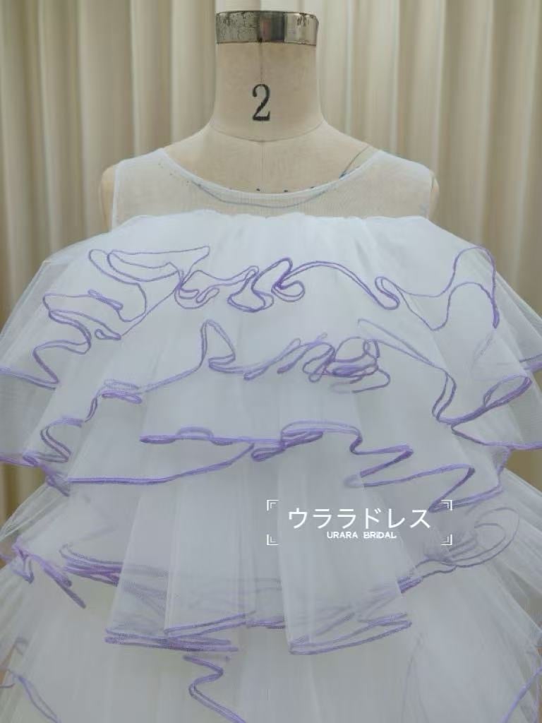 紫のパイピングが可愛い ティアードフリル チュール ウェディングドレス 演奏会 二次会