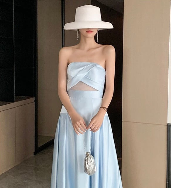 サテン チューブトップ　ライトブルーウエディングドレス 二次会