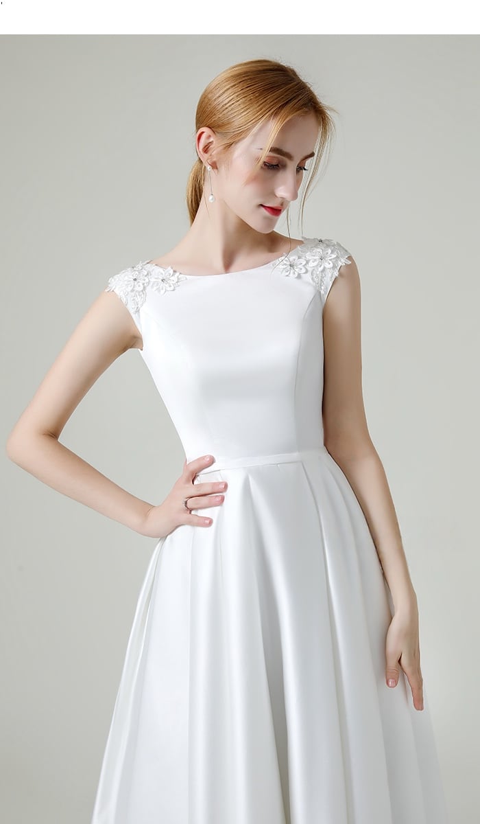 サテンAラインドレス