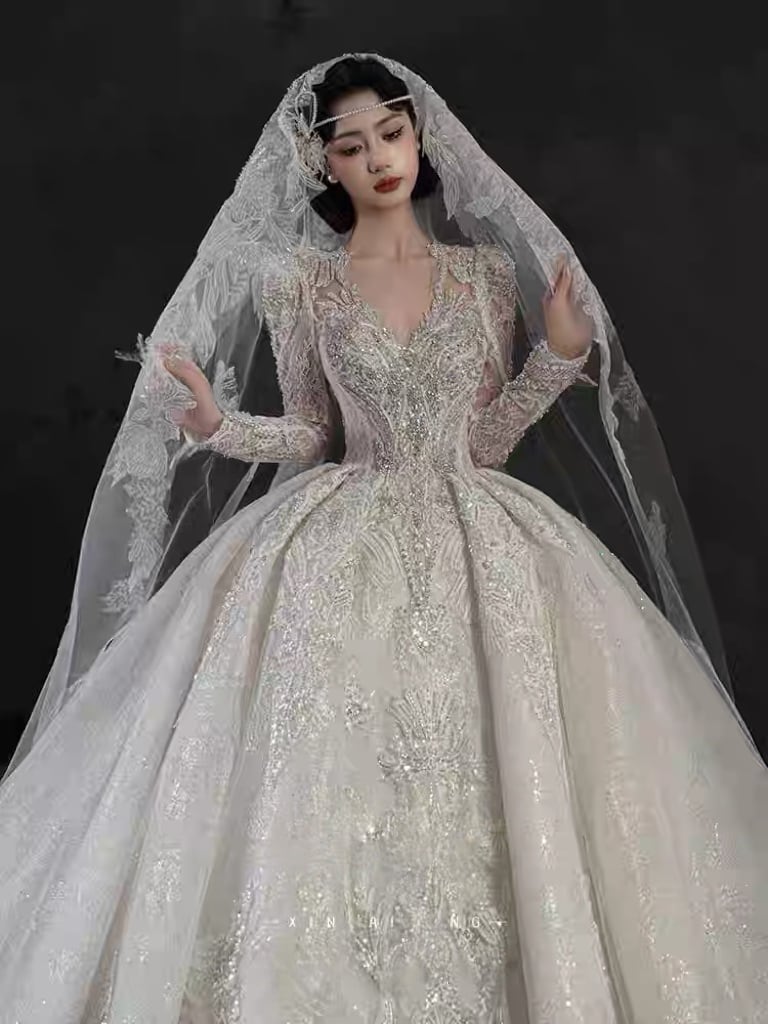 ウェディングドレス Vネック クラシック プリンセスライン 刺繍レース ロングトレーン 花嫁ドレス 豪華 挙式 前撮り 動画あり