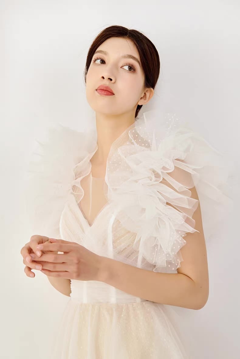 バックV ウェディングドレス 花嫁 フリル袖 チュール ロングドレス 前撮り